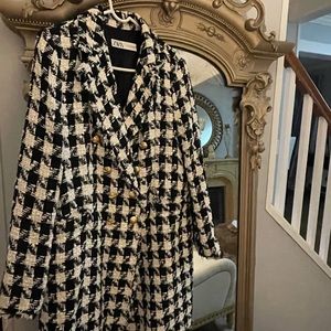 Houndstooth cream and black jacket